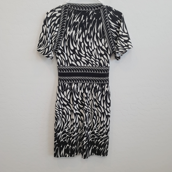 BCBGMaxAzria Black & White Combo Jersey Knit Dress Women's Size XS - Picture 4 of 14